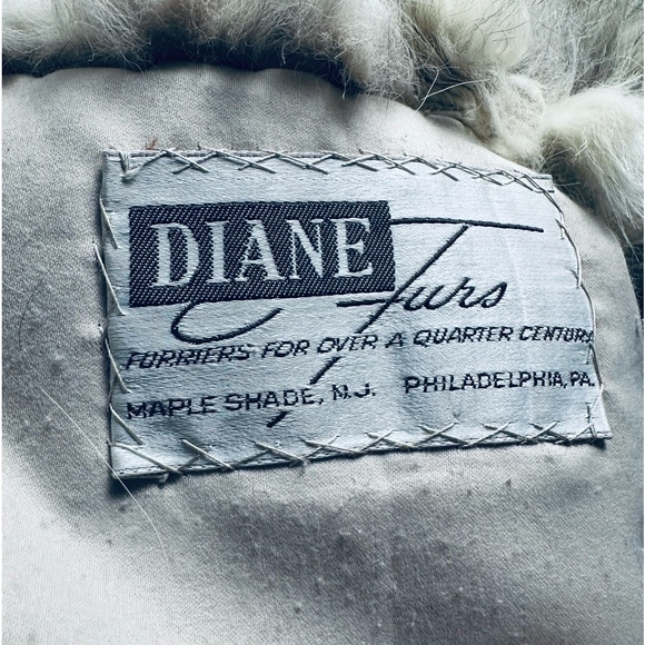 Diane Furs x Oleg Cassini 60s Vintage Wolf Fur Coat - Picture 6 of 7
